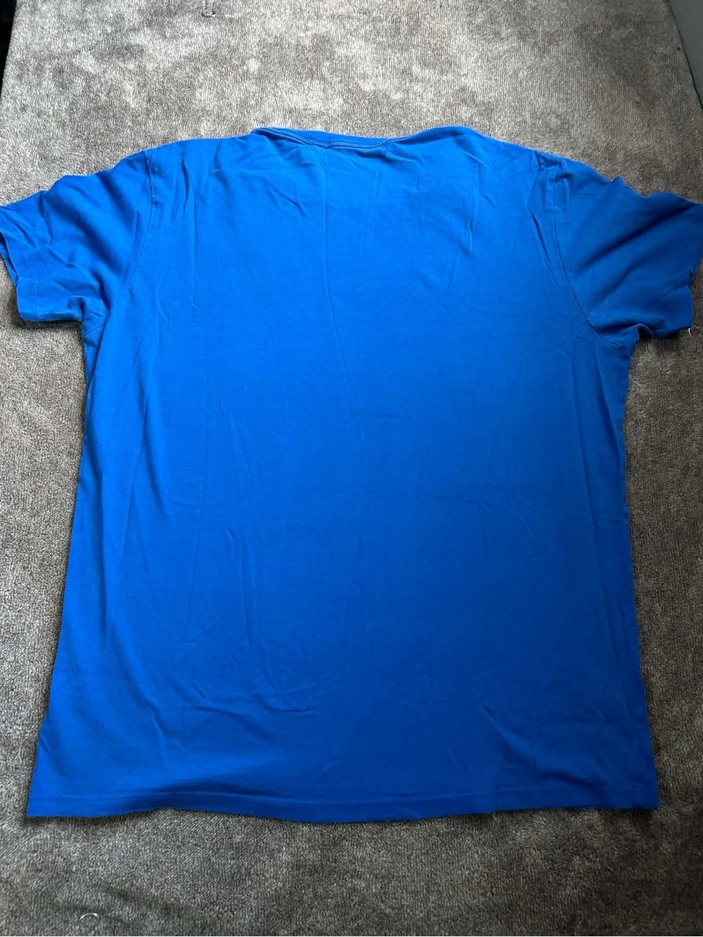 GUESS Authentic Blue Triangle  Graphic Tee T Shirt Size Medium LA California - Picture 4 of 6